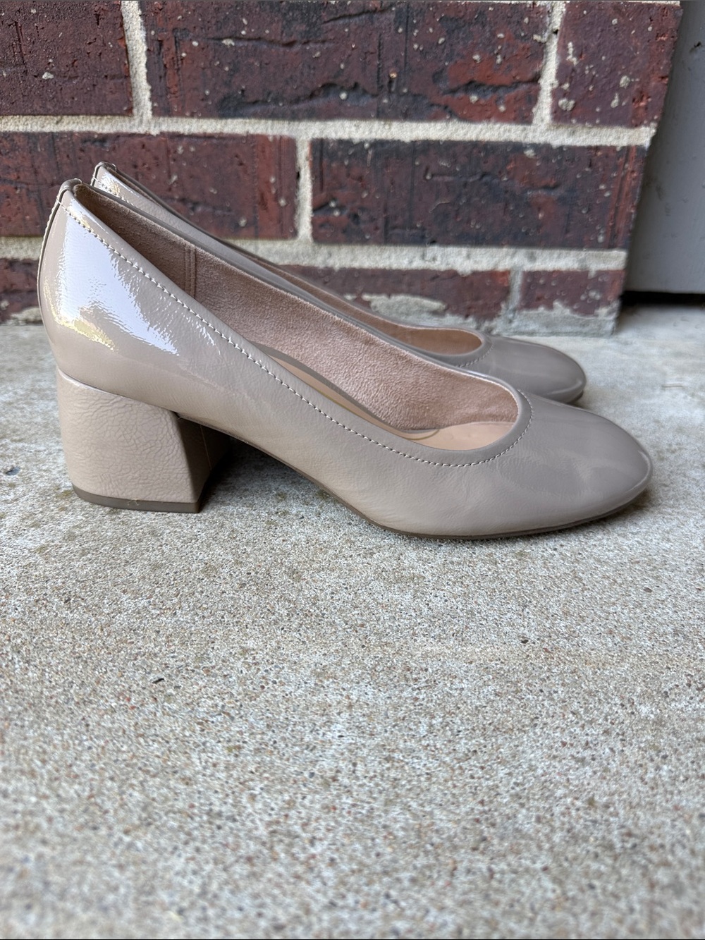 Vionic Carmel Patent Block Heel Pumps in Taupe - Picture 3 of 9